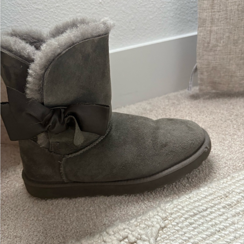 UGG Daelynn Charcoal Grey Short Suede Fur Lined Boots